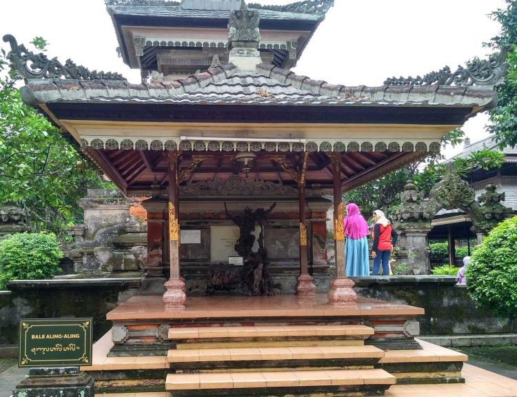 149+ Rumah Adat Indonesia di 34 Provinsi (GAMBAR & PENJELASAN)
