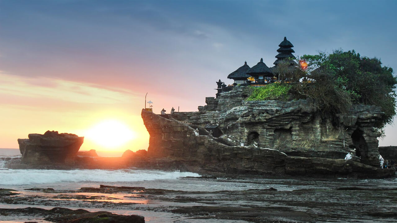 tanah lot hindu temple