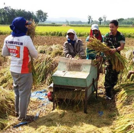 di Jawa gotong royong dsebut dengan nama