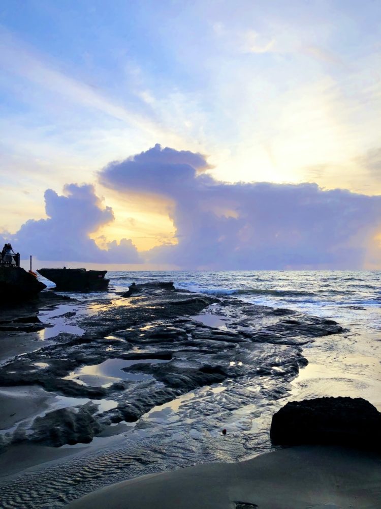 ke tanah lot naik apa