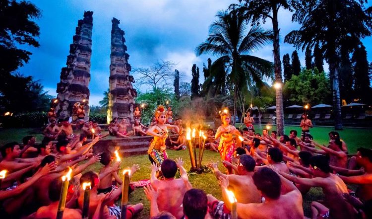 tari kecak dari bali merupakan contoh tari