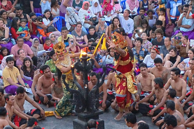 filosofi tari kecak