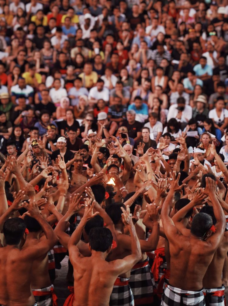 tari kecak iringan tari