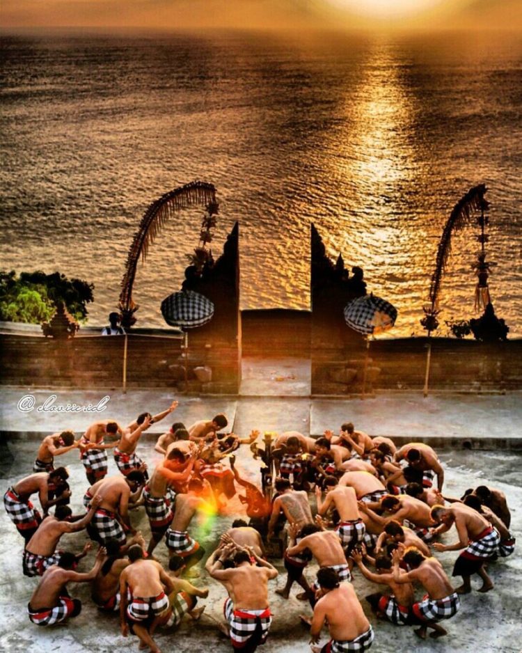 tari kecak in english