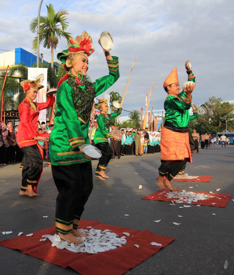 tari piring berasal dari provinsi