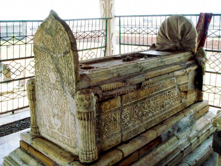 Makam Ratu Sultanah Nahrasiyah raja perempuan pertama Kerajaan Samudra Pasai ke-6