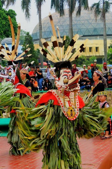 Tari Hudoq Suku Dayak Kalimantan