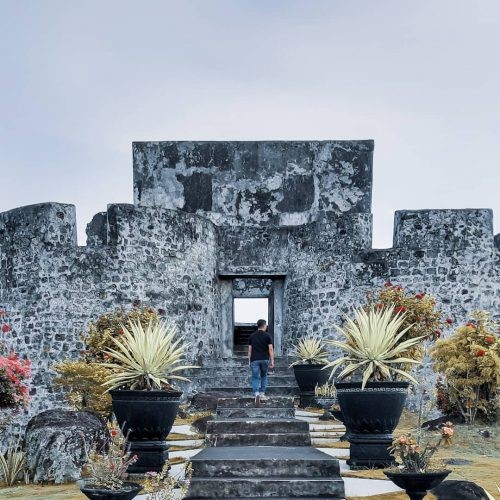 Gambar Benteng Tolukko peninggalan portugis di Kerajaan Ternate