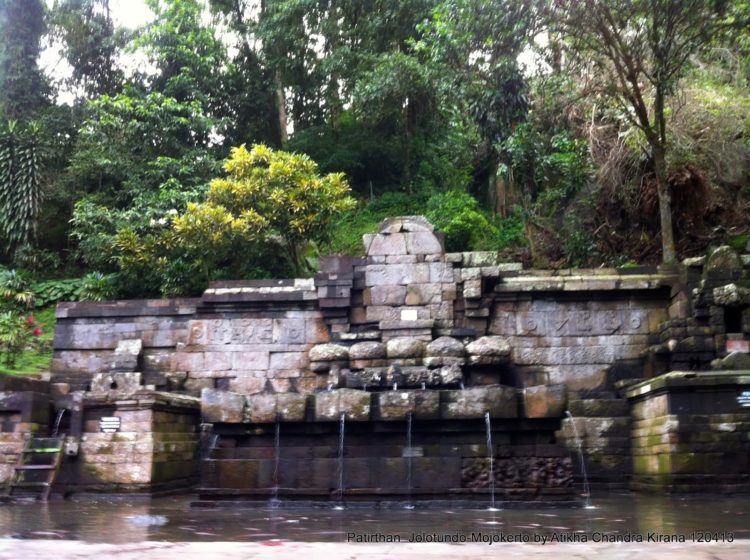 Situs Candi Jolotundo Kerajaan Kahuripan