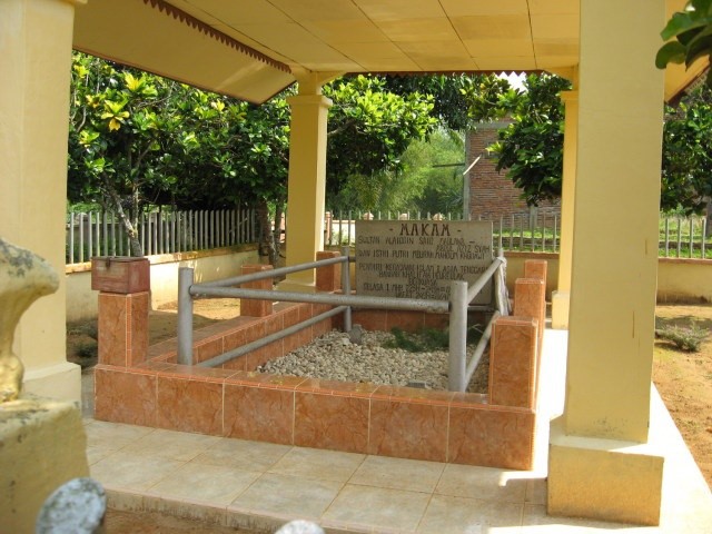 Makam raja Kerajaan perlak Aceh di lokasi Monisa