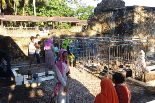 kerajaan wajo makam Makam Assyiekh Al-Habib Jamaluddin Al-Akbar Al-Husein