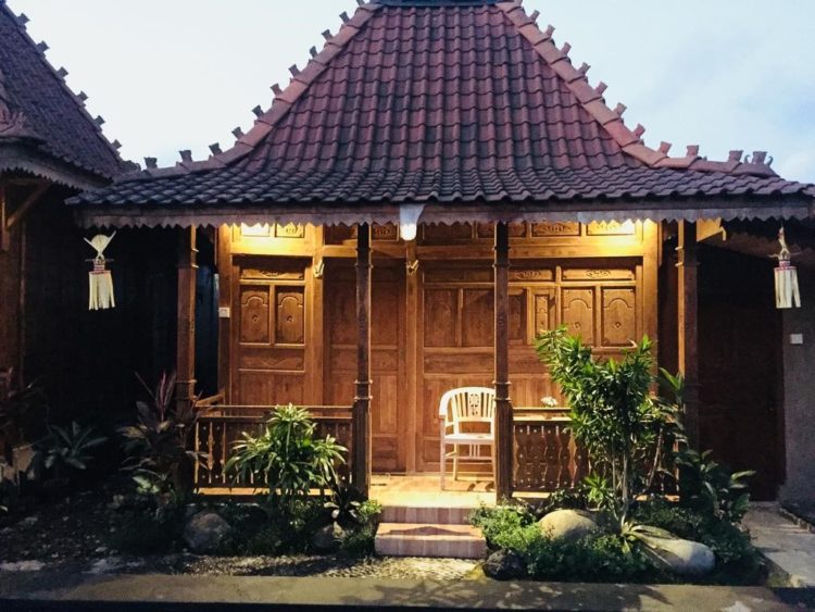 Salah satu rumah adat Jawa Joglo modern