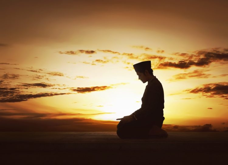 Shalat Istikharah Memohon Petunjuk