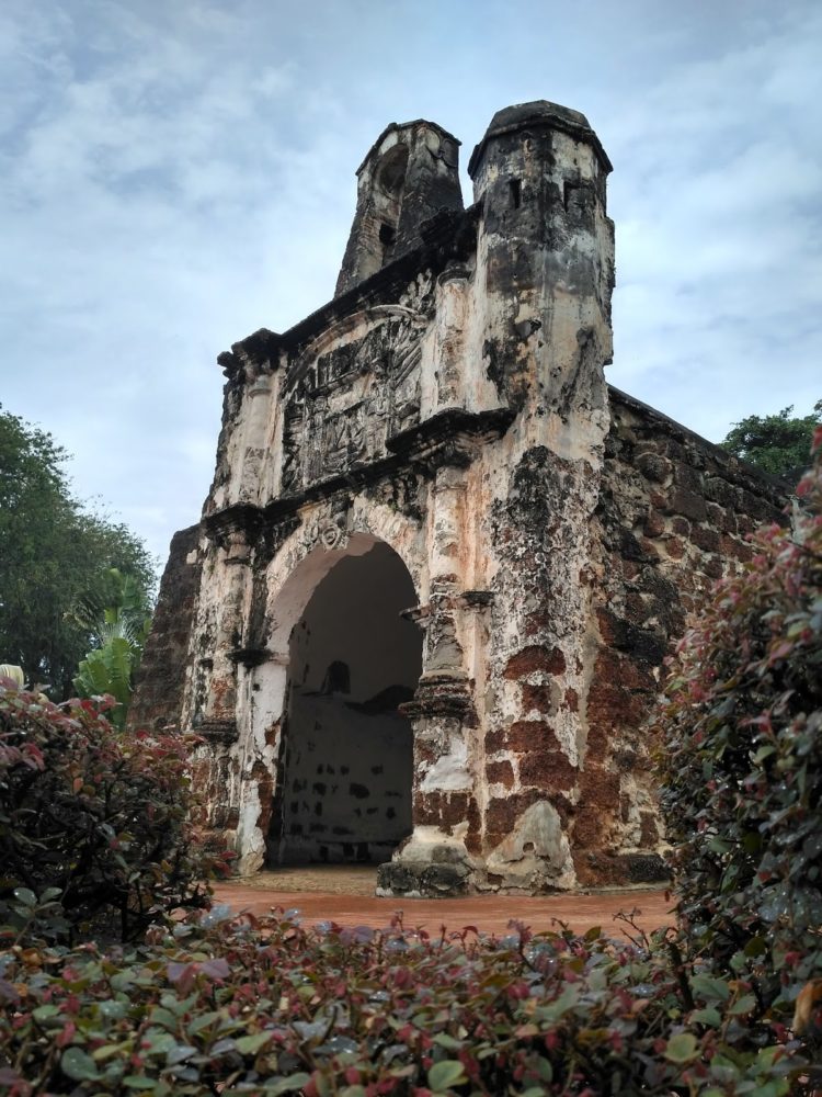 lokasi benteng a famosa kerajaan islam di sumatera