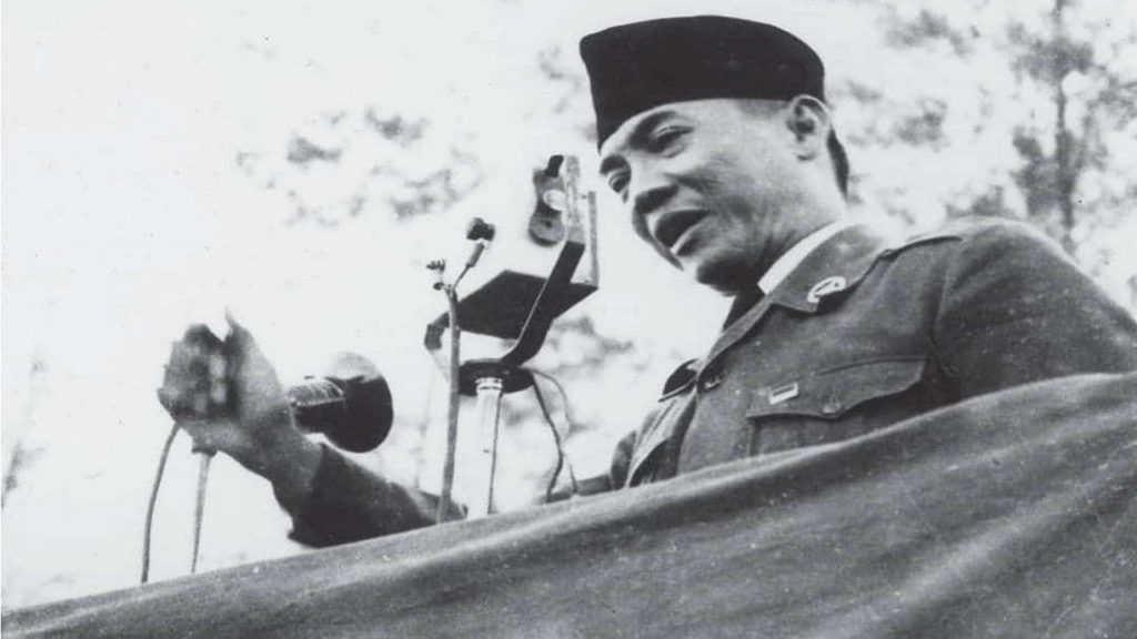 Biografi Soekarno yang Singkat & Lengkap beserta Riwayat Hidup