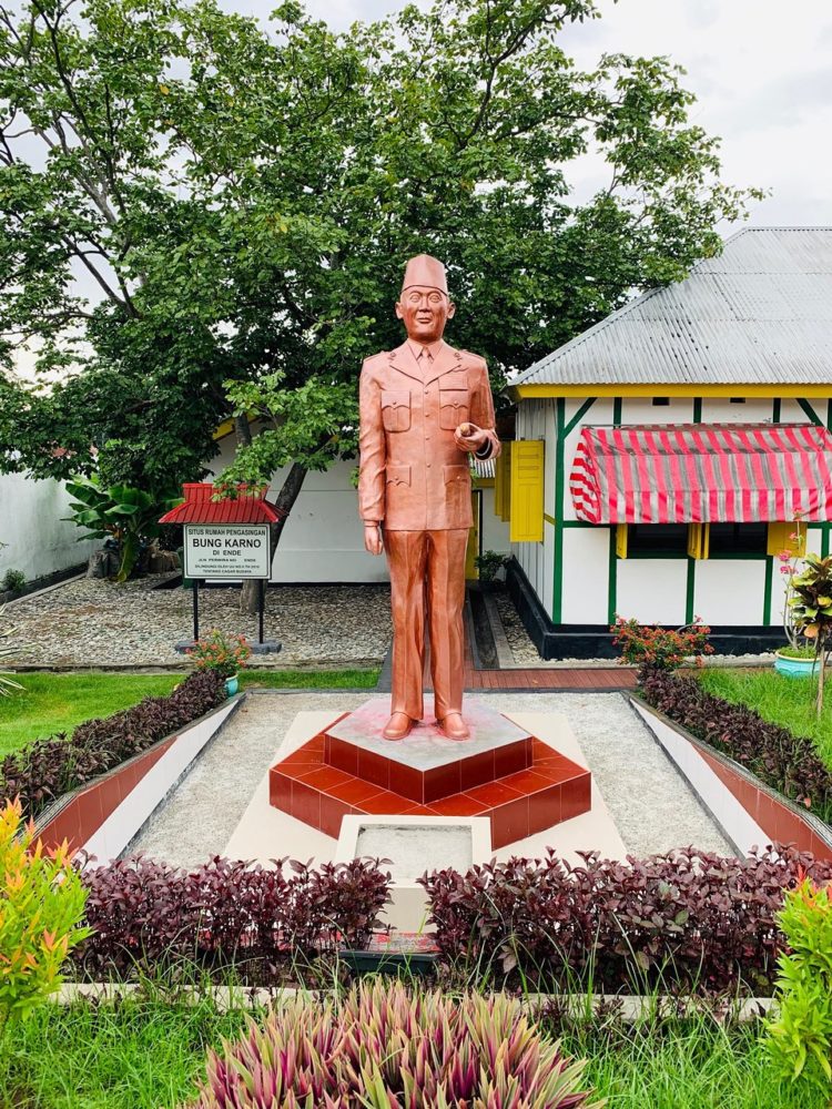 biografi soekarno rumah pengasingan