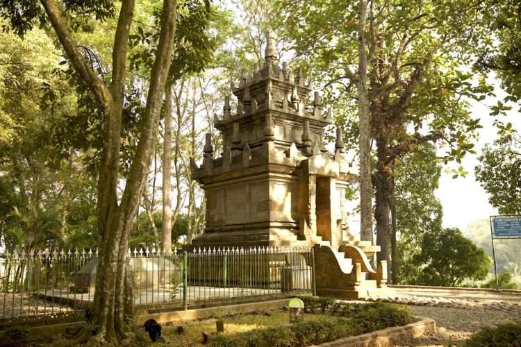 candi cangkuang terletak di kabupaten