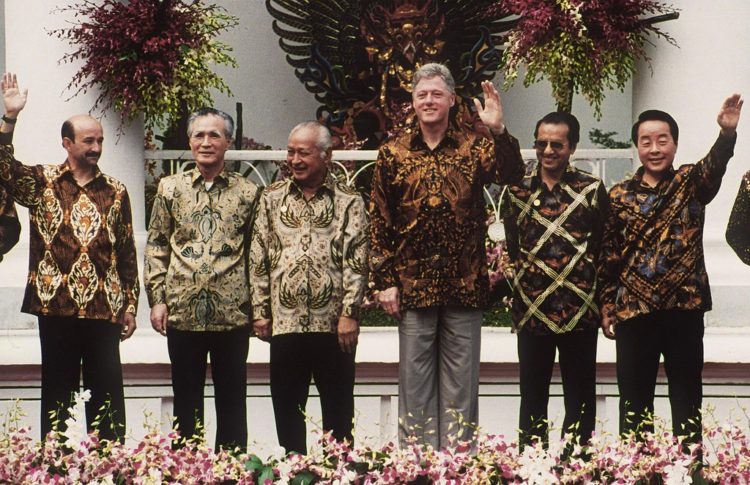 hari batik nasional jatuh pada tanggal