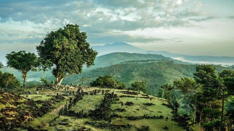 gambar kerajaan galuh gunung padang