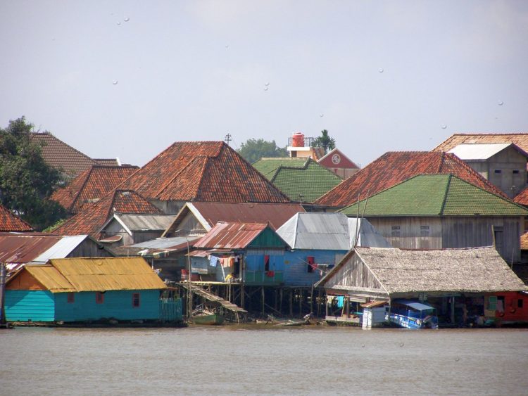 ilustrasi rumah adat sumatera selatan iliran