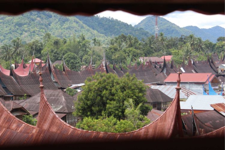 gambar struktur atap rumah adat sumatera barat
