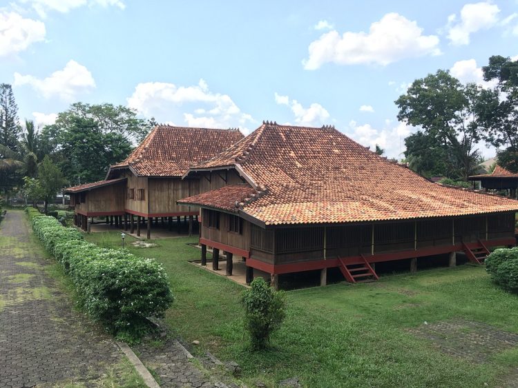 ilustrasi struktur rumah adat sumatera selatan