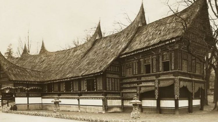 ilustrasi surambi papek rumah adat sumatera barat