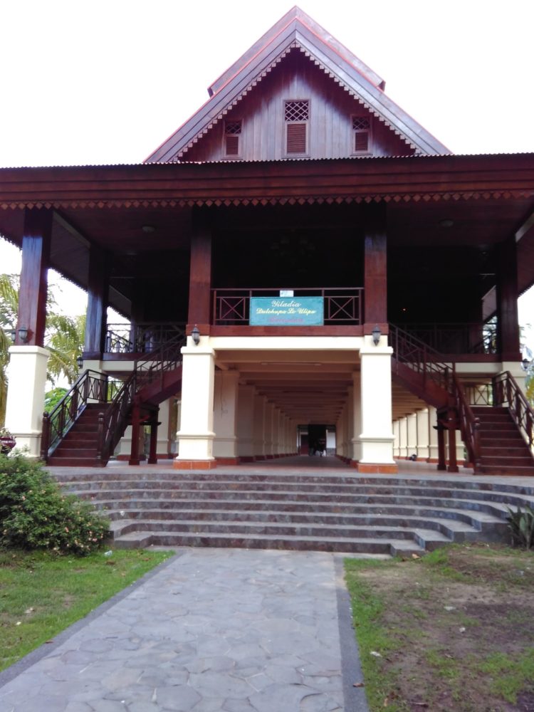 6 tiang rumah adat gorontalo