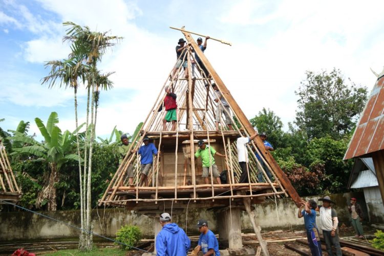 Filosofi Rumah Adat Tambi Rumah Adat Tambi Sulawesi Tengah mengandung berbagai aspke