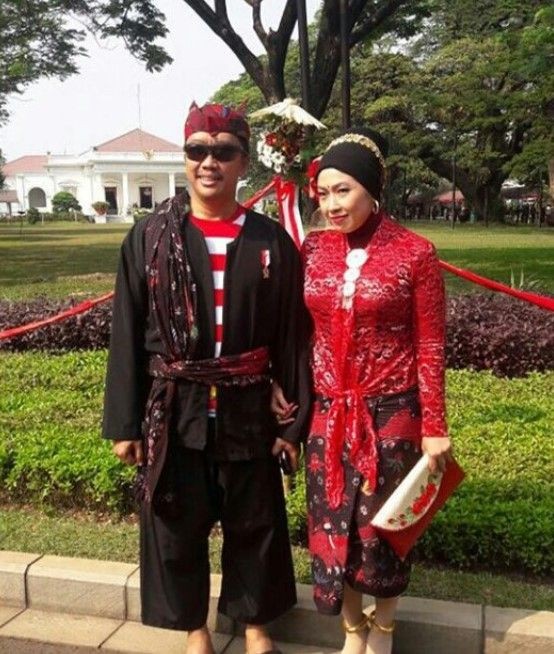 Kebaya Rancongan adalah pakaian adat jawa timur