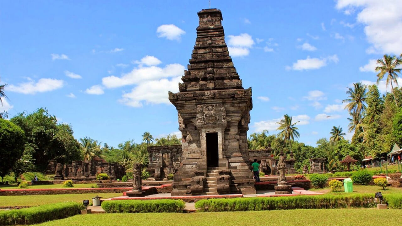 sejarah berdirinya kerajaan kediri berkat peran airlangga adalah