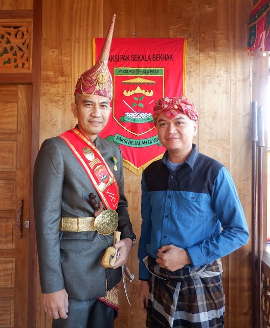 Berbagai oleh oleh khas Lampung mulai dari makanan, snack, kerajinan, selain makanan yang wajib dibeli