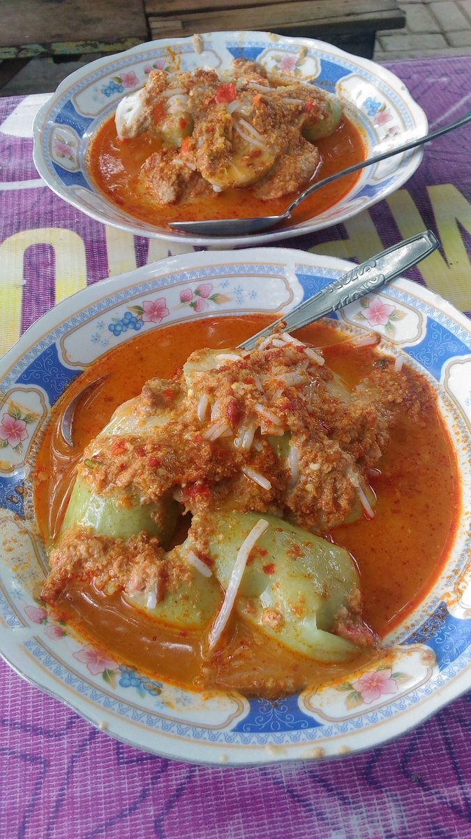 lontong campur Makanan khas Banyuwangi