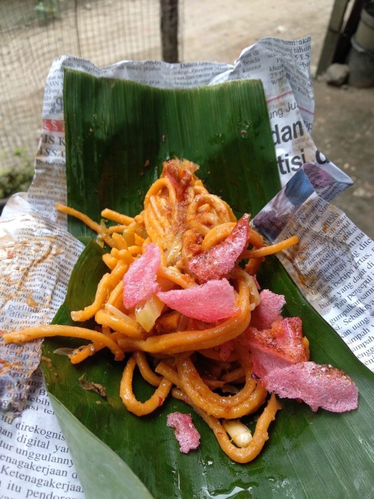 makanan khas aceh Mie Caluk mudah didapat di