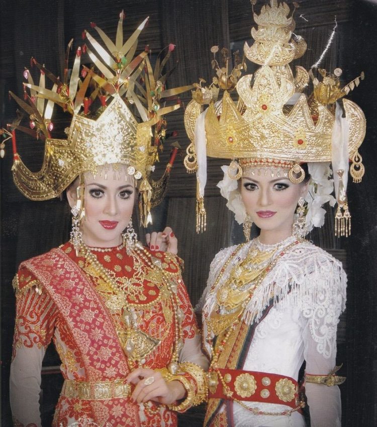Pakaian adat Lampung untuk busana wanita