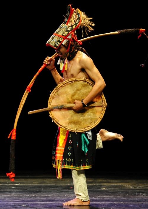 Pakaian adat NTT tari Perang Caci