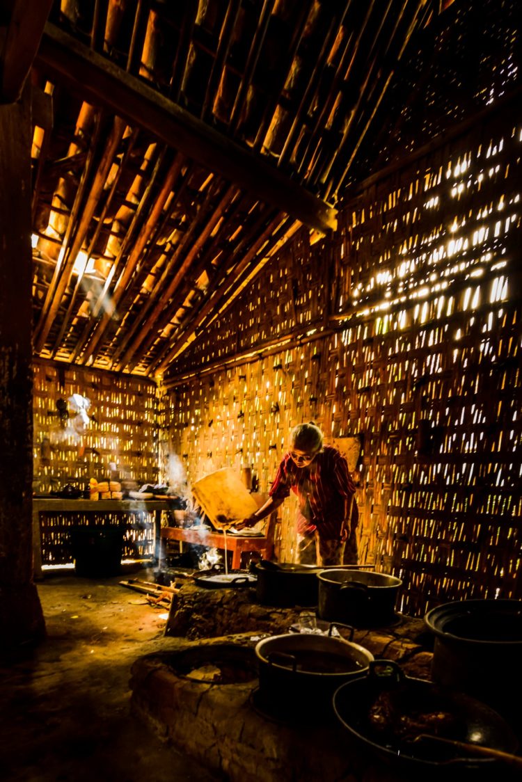 2 Rumah Adat Yogyakarta NAMA PENJELASAN GAMBAR  