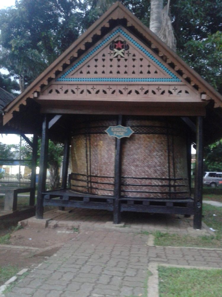 Contoh Rumah Adat Aceh Lumbung Padi Kroeng Pade