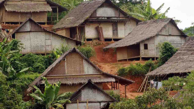 foto rumah adat baduy