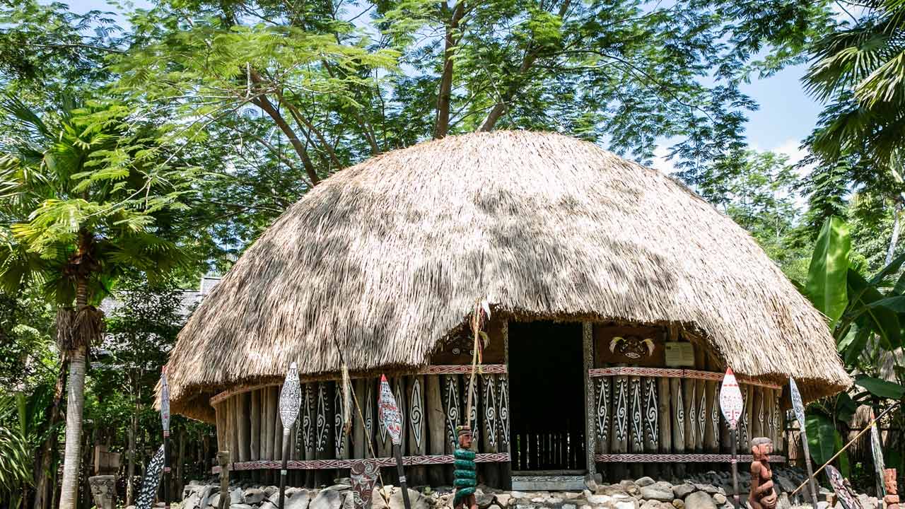 2 Rumah  Adat Honai  KEUNIKAN  GAMBAR SEJARAH STRUKTUR 