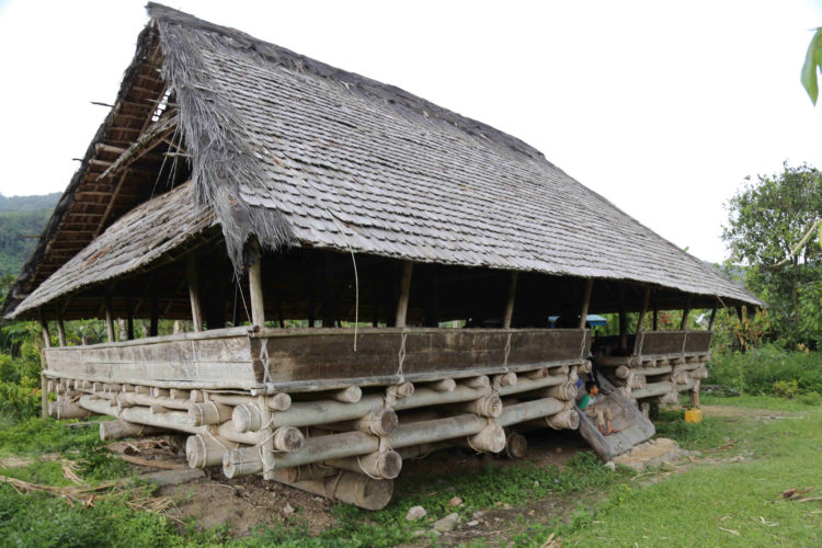 Rumah Adat Lobo Sulawesi Tengah di Indonesia