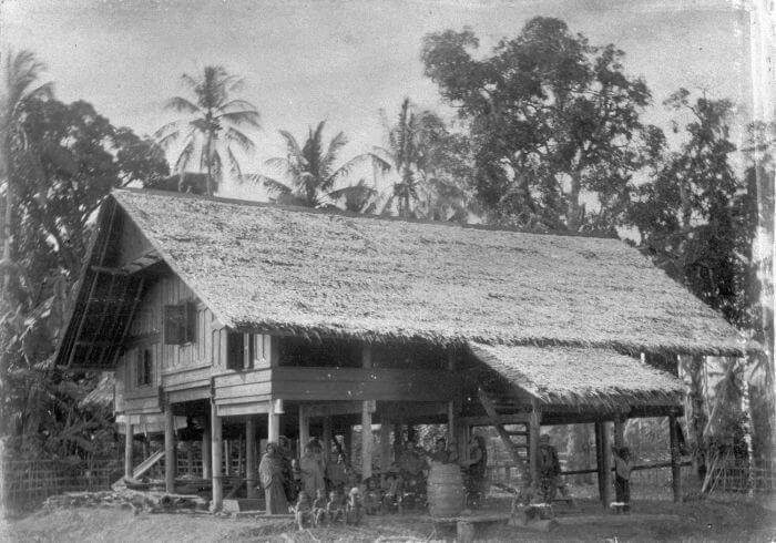 Contoh Rumah adat Aceh jenis Rumoh Santeut