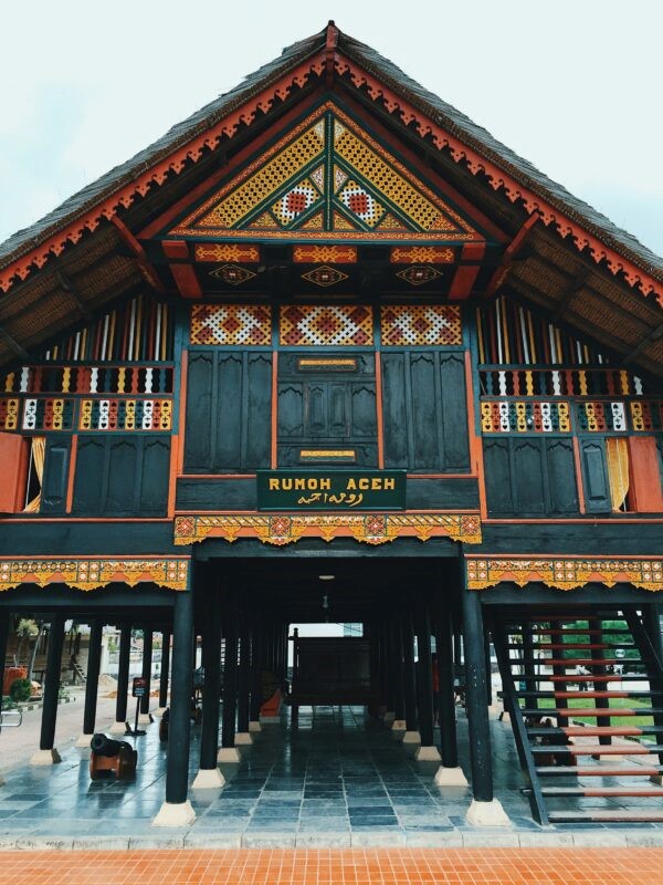 Contoh Rumah adat Aceh ruang bawah yubmoh