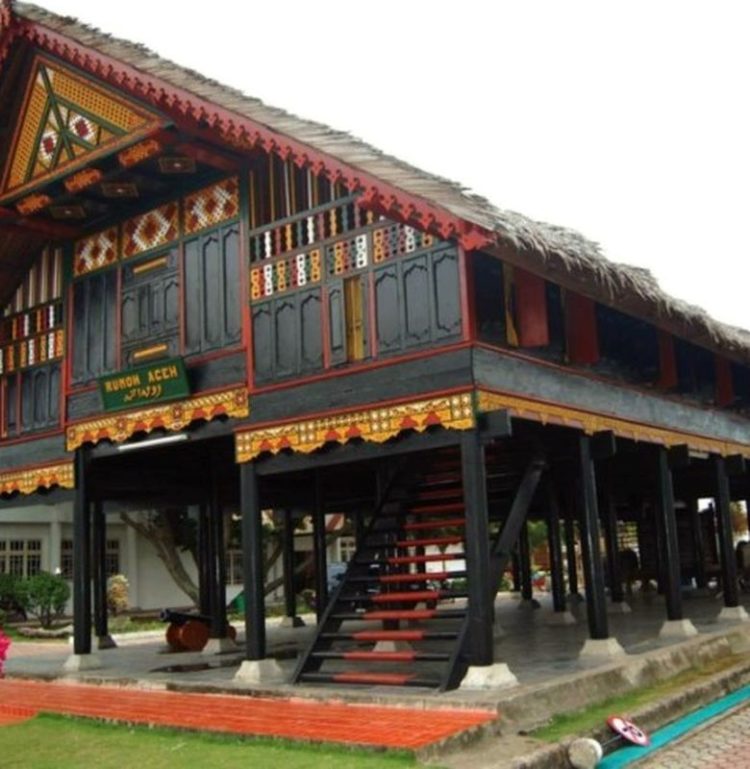 Rumah Adat Aceh Krong Bade KEUNIKAN PENJELASAN GAMBAR 