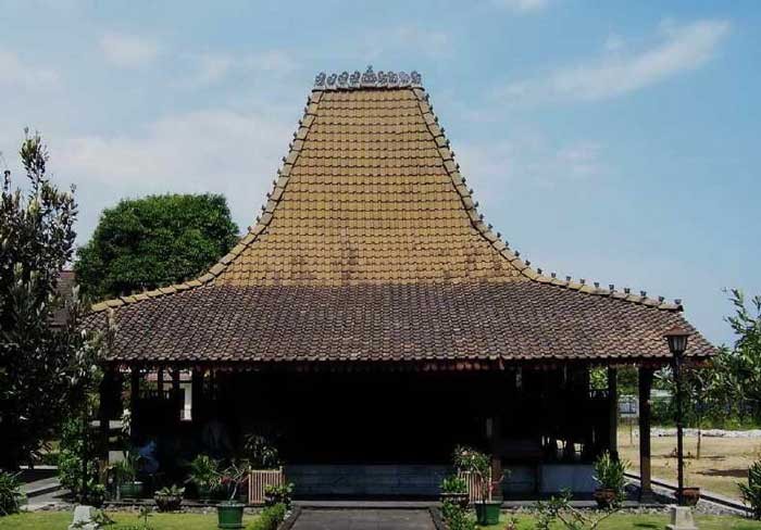Contoh Rumah adat Jawa Timur Joglo Sinom Apitan