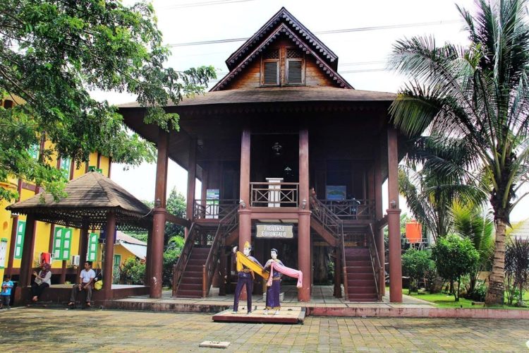 Filosofi rumah adat gorontalo