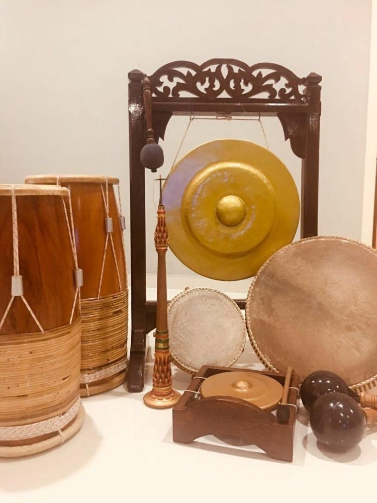 alat musik tradisional sumatera barat adalah