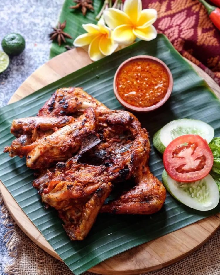 olahan ayam taliwang makanan khas indonesia