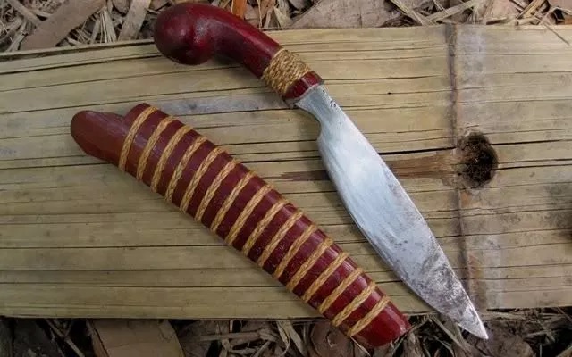 6 Senjata Tradisional Papua NAMA JENIS PENJELASAN GAMBAR 