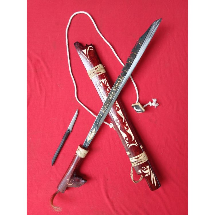 tiga bagian-bagian mandau senjata tradisional kalimantan selatan